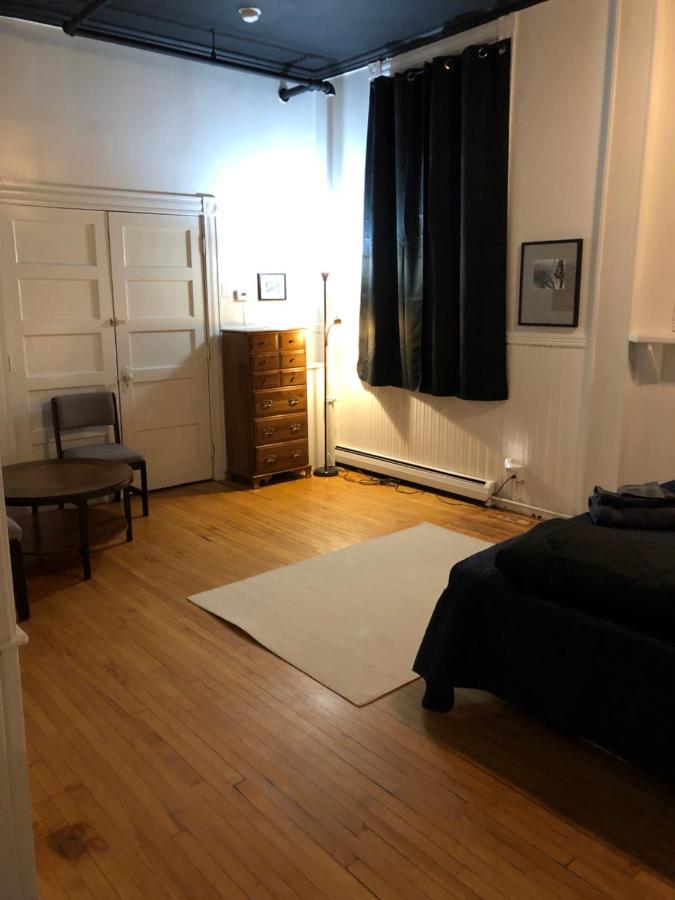 | Art Gallery Hostel
