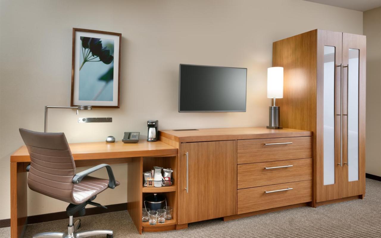 King Room at Hyatt Place Lansing - East