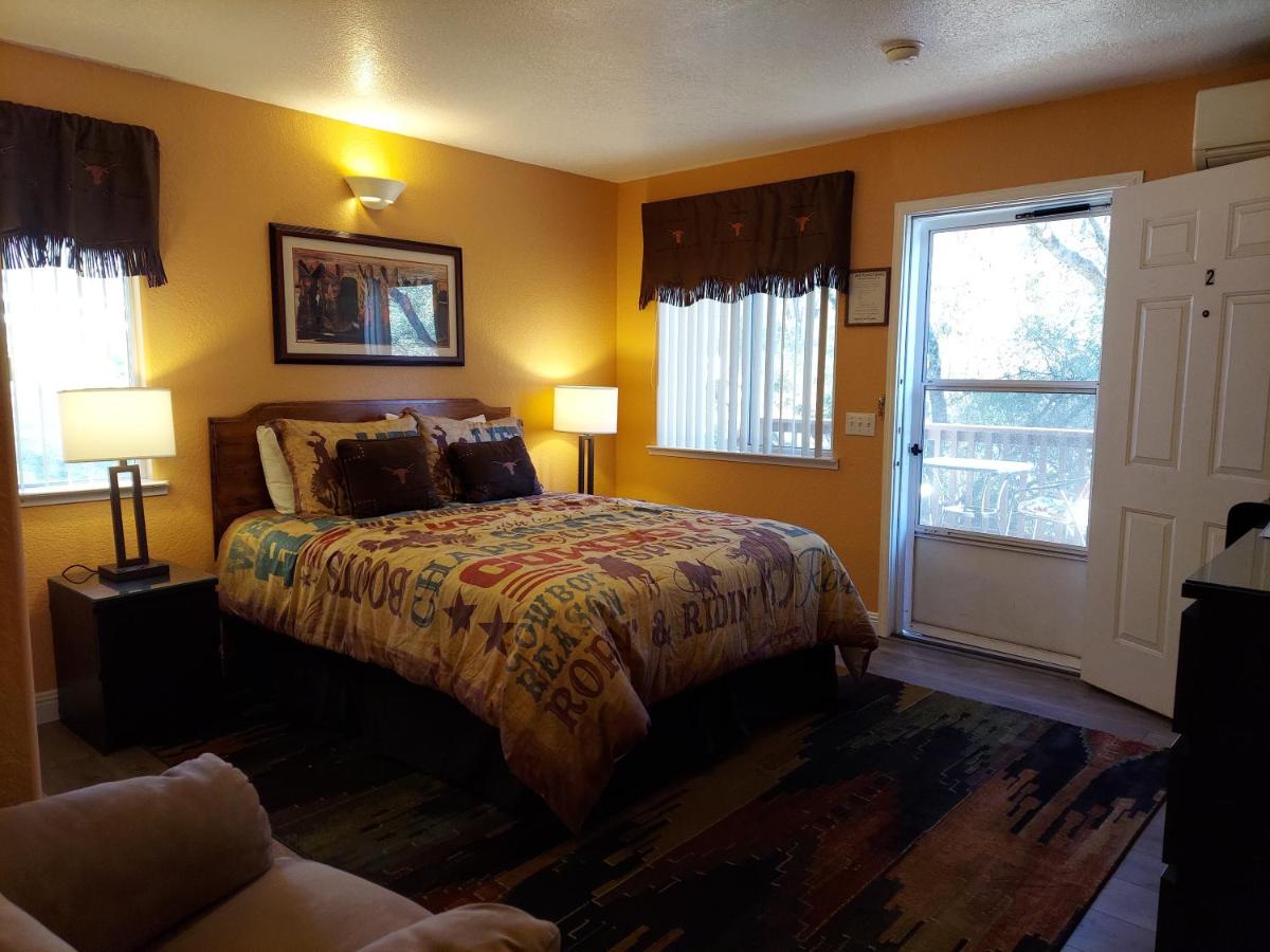 | Little Valley Inn