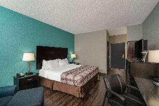 Room #27763334 at La Quinta Inn & Suites by Wyndham Knoxville East