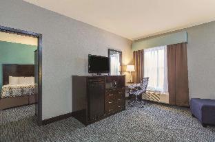 Room #27763316 at La Quinta Inn & Suites by Wyndham Knoxville East