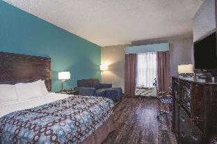 Room #27763322 at La Quinta Inn & Suites by Wyndham Knoxville East