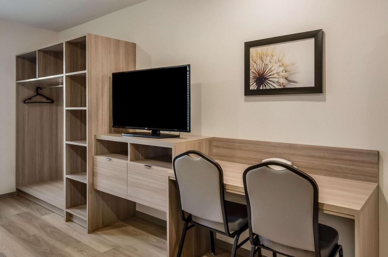Queen Room with Two Queen Beds and Tub - Accessible/Non-Smoking at WoodSpring Suites Tacoma - Lakewood