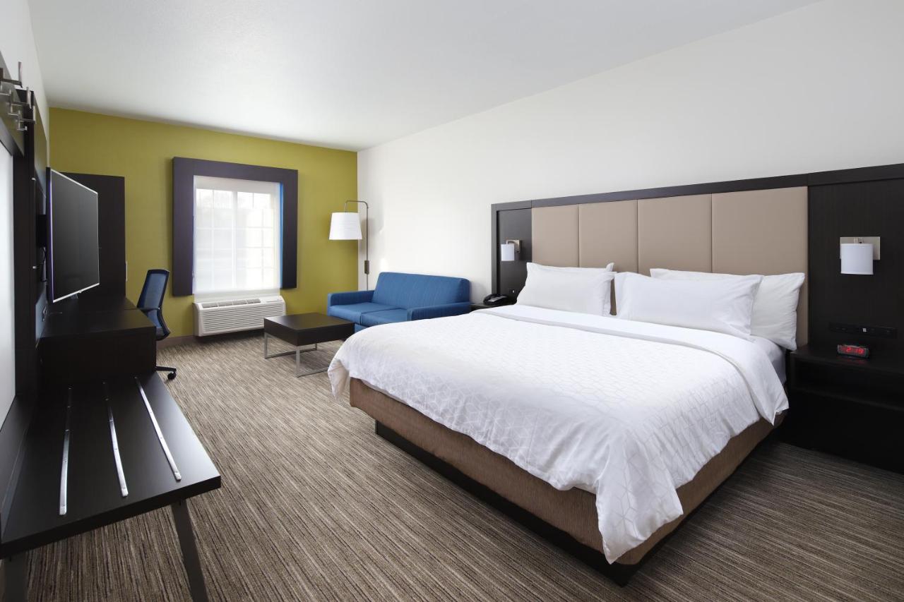 | Holiday Inn Express Grand Rapids Southwest, an IHG Hotel