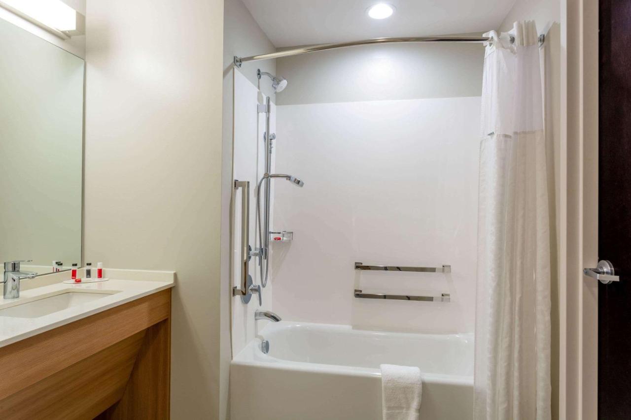 Queen Room - Mobility Access/Non-Smoking at Microtel Inn & Suites by Wyndham South Hill