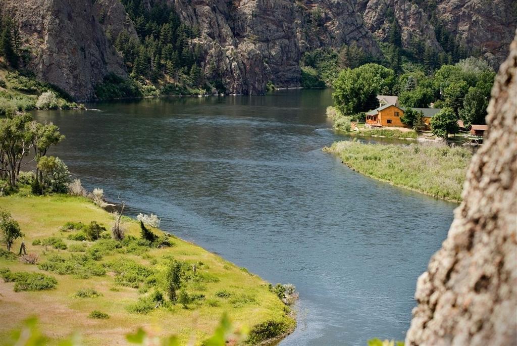 | River's Bend Lodge