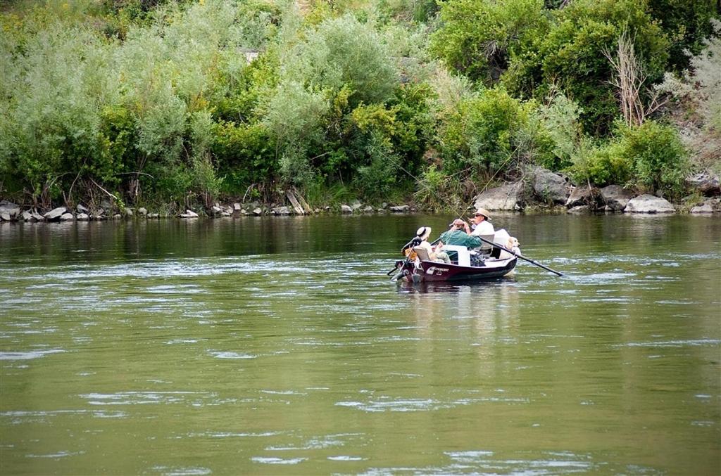 | River's Bend Lodge