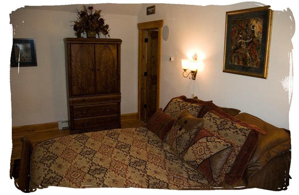 | River's Bend Lodge
