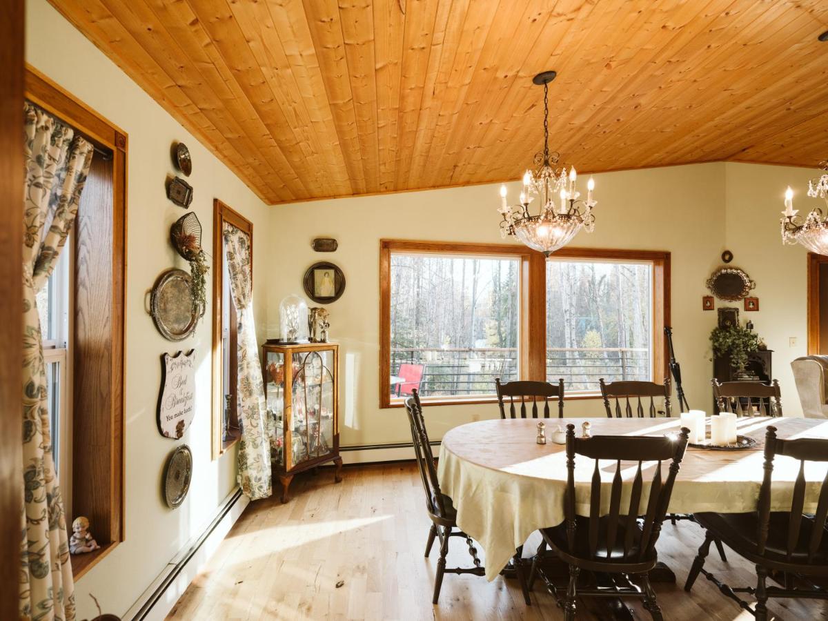  | Maria's Creekside B&B