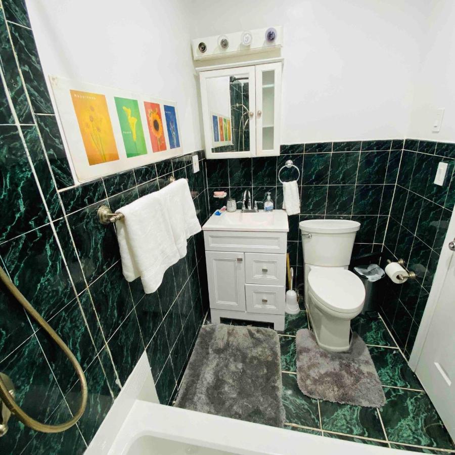 | Room in Guest room - 7privateroom Jacuzzimassage Sitparking15mins2ny