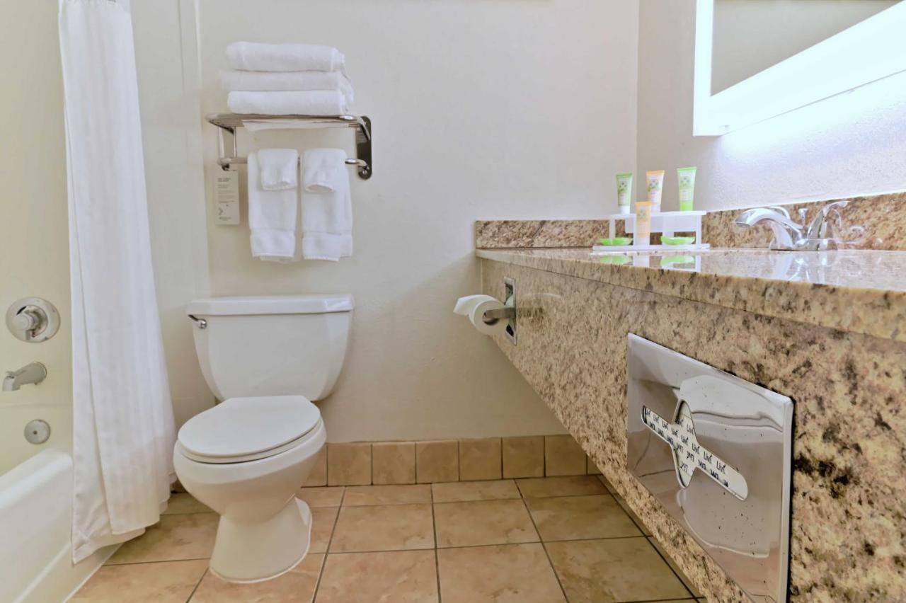 2 Double Beds Non-Smoking at Wyndham Garden Summerville