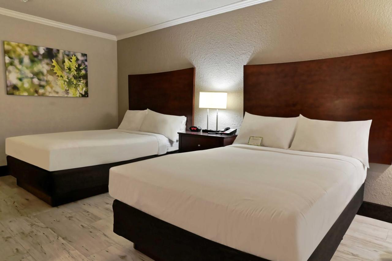 2 Double Beds Non-Smoking at Wyndham Garden Summerville