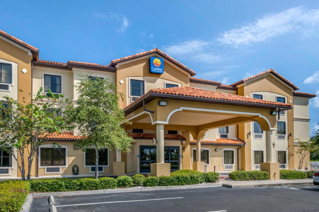 | Comfort Inn & Suites Northeast - Gateway
