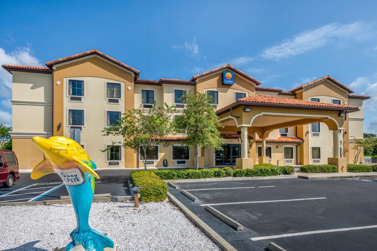 | Comfort Inn & Suites Northeast - Gateway