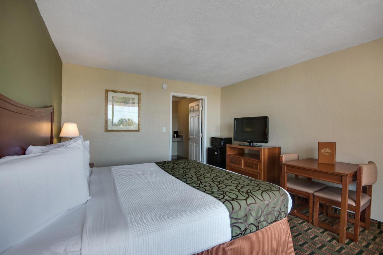 King Room with Ocean View - Non-Smoking at Baymont by Wyndham Panama City Beach