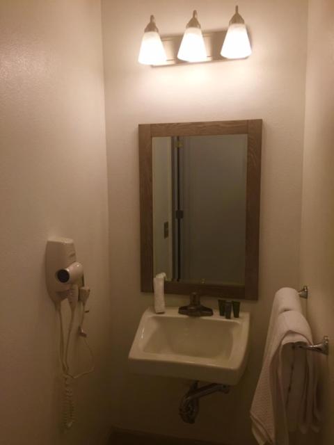 King Room with Roll-In Shower - Disability Access at Hotel Focus SFO
