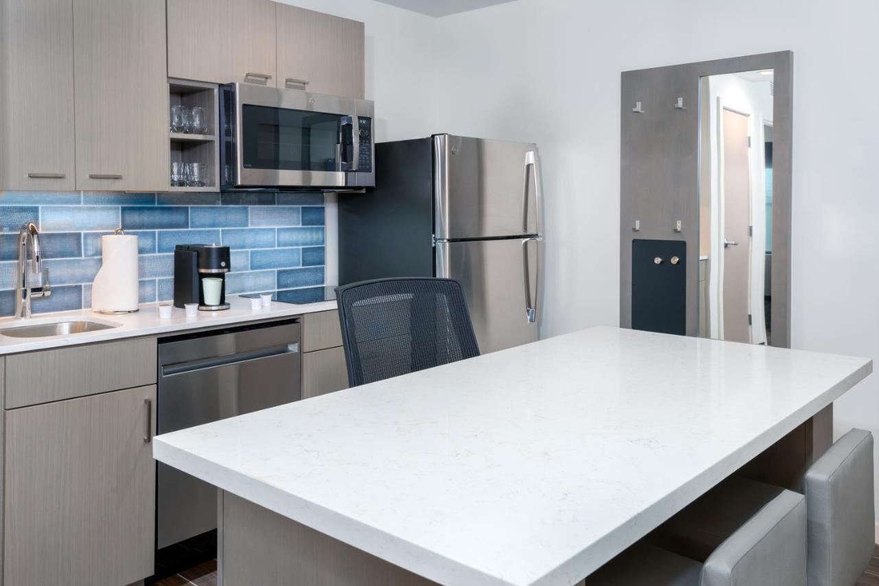 King Suite at Hyatt House Tampa Airport Westshore