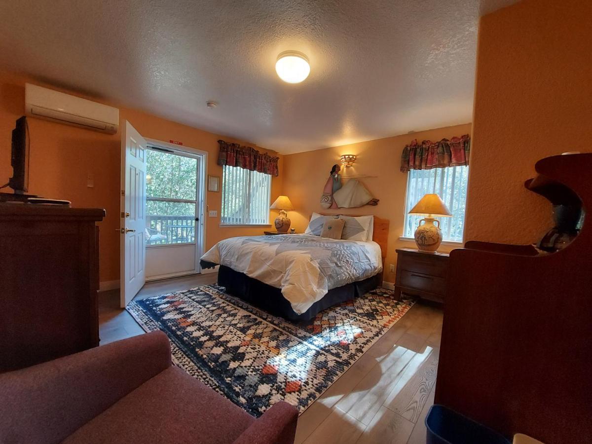  | Little Valley Inn