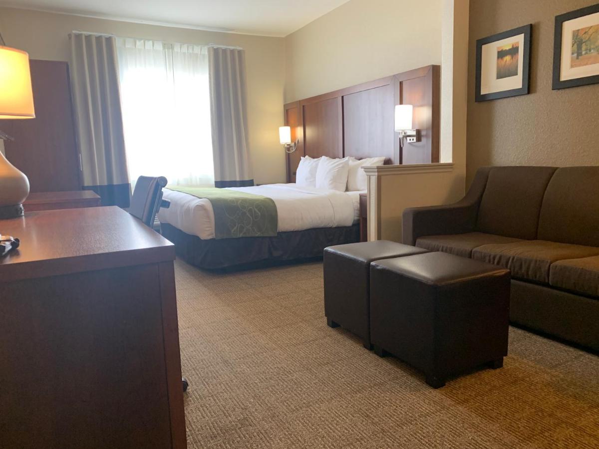 King Suite - Non-Smoking at Comfort Suites Peoria I-74