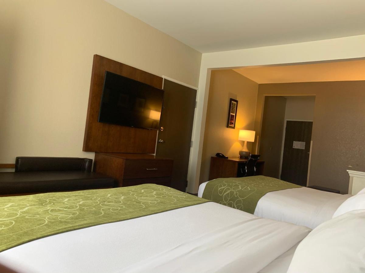 Queen Suite with Two Queen Beds - Non-Smoking at Comfort Suites Peoria I-74