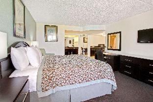 Room #2264952 at Days Inn by Wyndham Orlando Airport Florida Mall