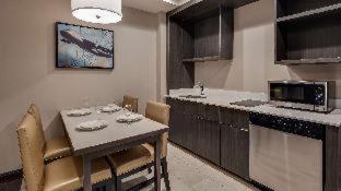 Room #638031936 at Best Western Plus Executive Residency Rigby's Water World Hotel