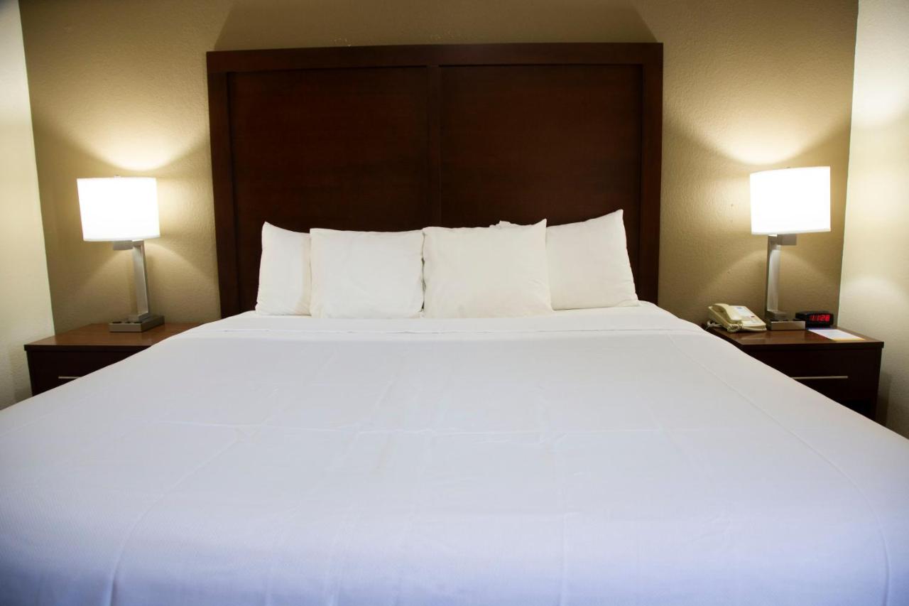 King Room - Accessible/Non-Smoking at Comfort Inn & Suites Ardmore