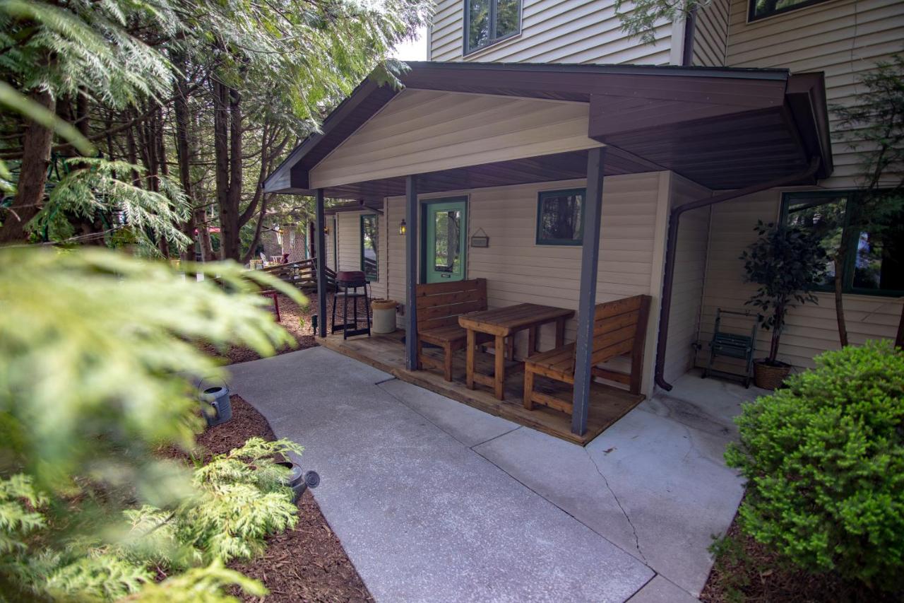 | Coachlite Inn