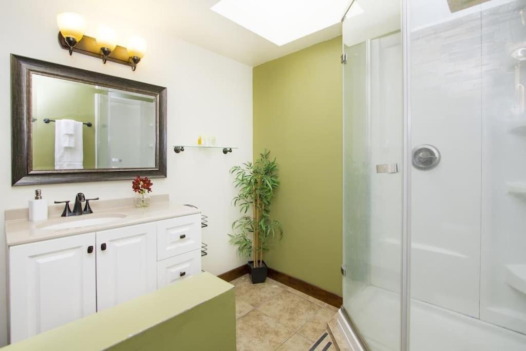 | Royal Waikiki Penthouses