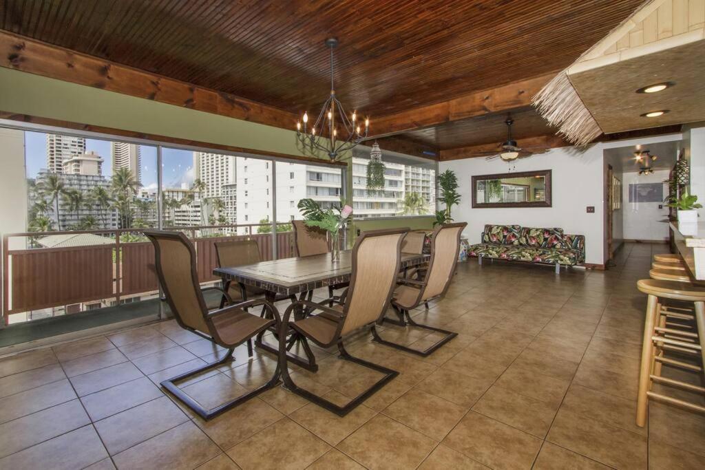 | Royal Waikiki Penthouses