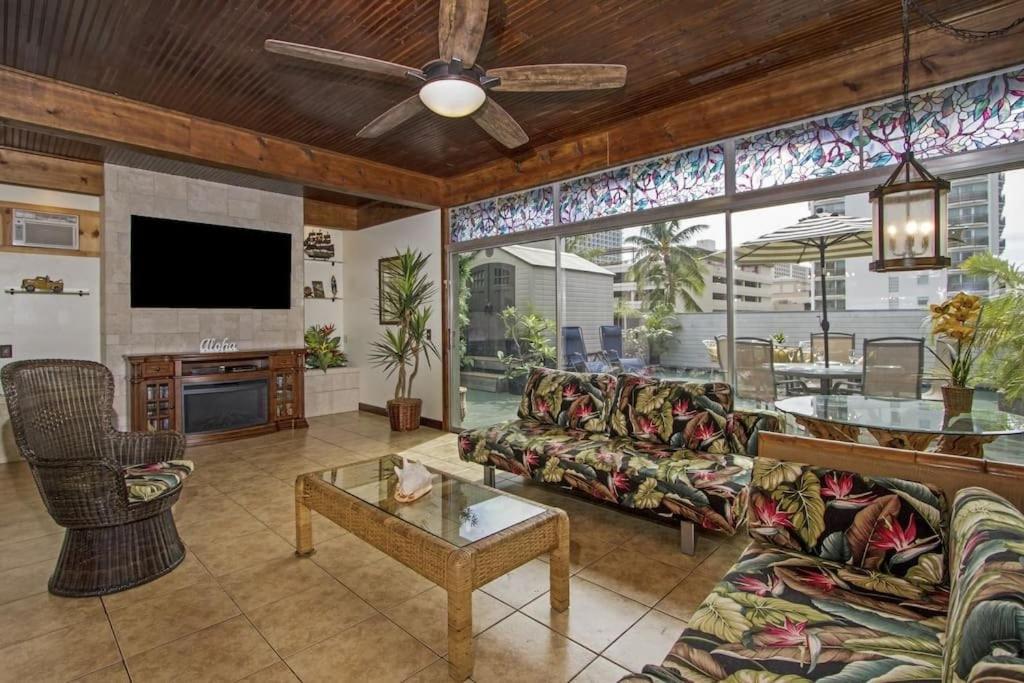 | Royal Waikiki Penthouses