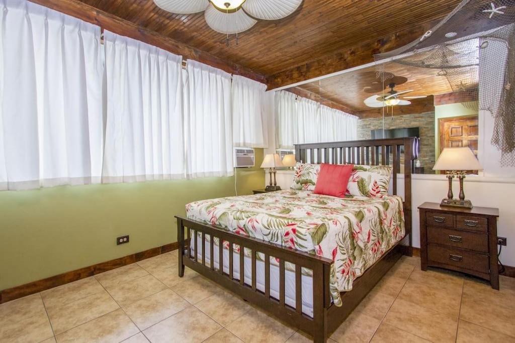 | Royal Waikiki Penthouses
