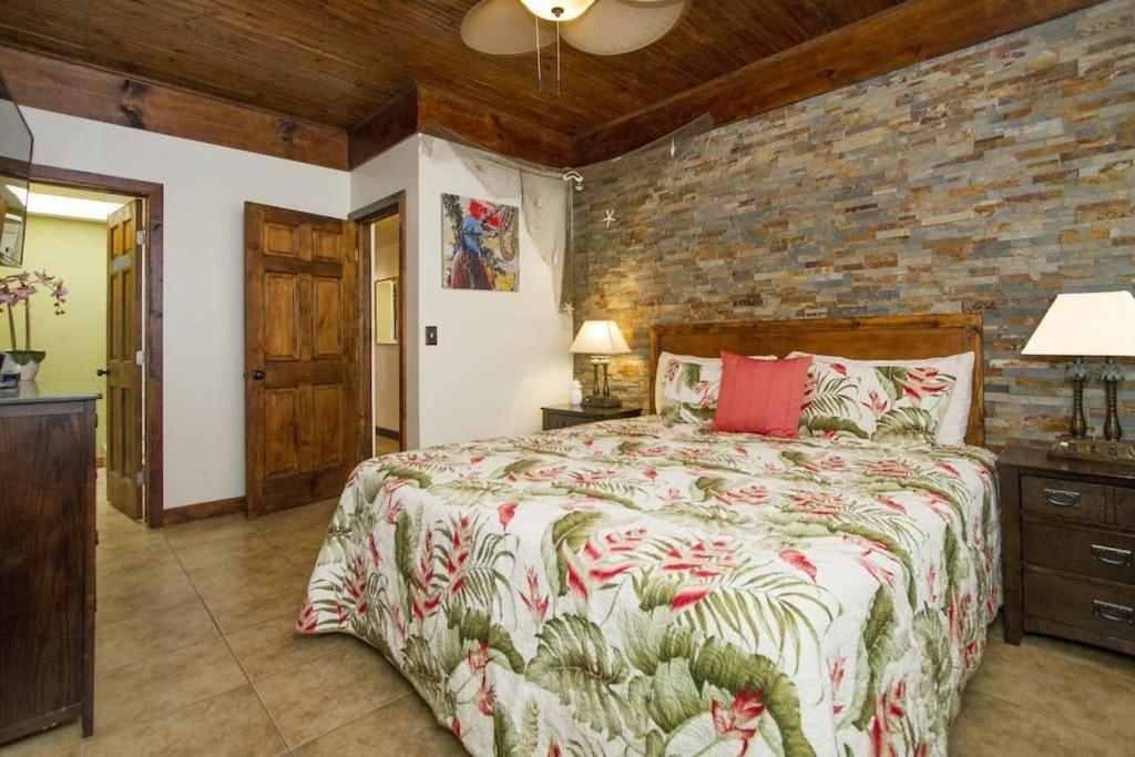 | Royal Waikiki Penthouses