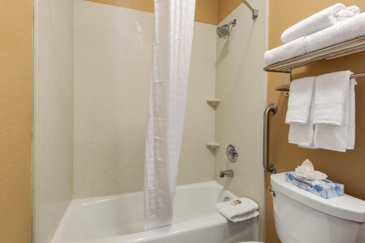 Queen Studio at Extended Stay America Suites Lawton Fort Sill