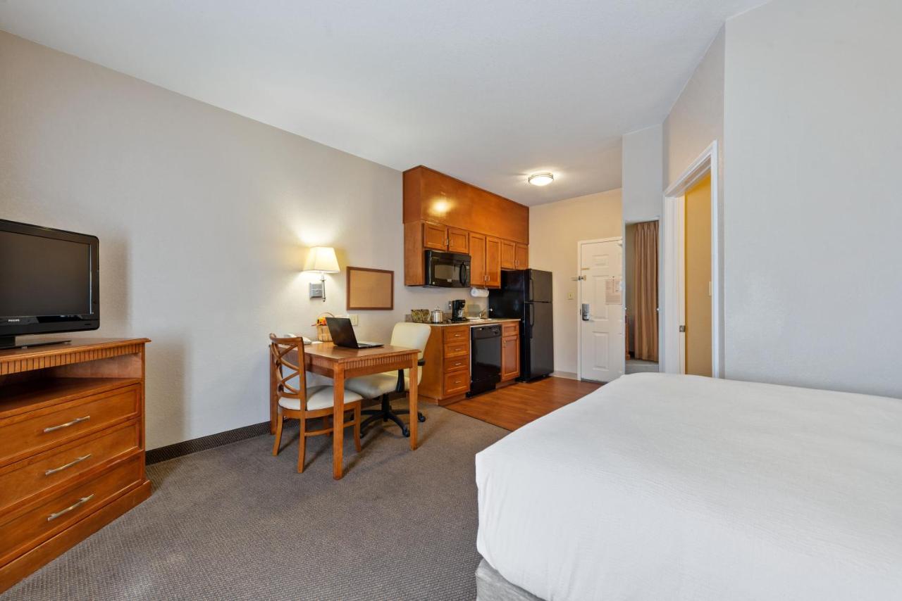 Queen Studio at Extended Stay America Suites Lawton Fort Sill