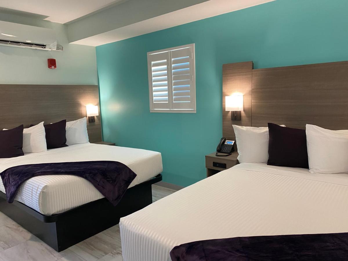 Queen Room with Two Queen Beds at Worthington of Logan