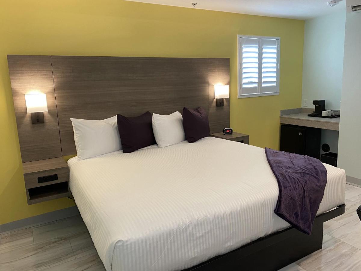 King Room - Disability Access at Worthington of Logan