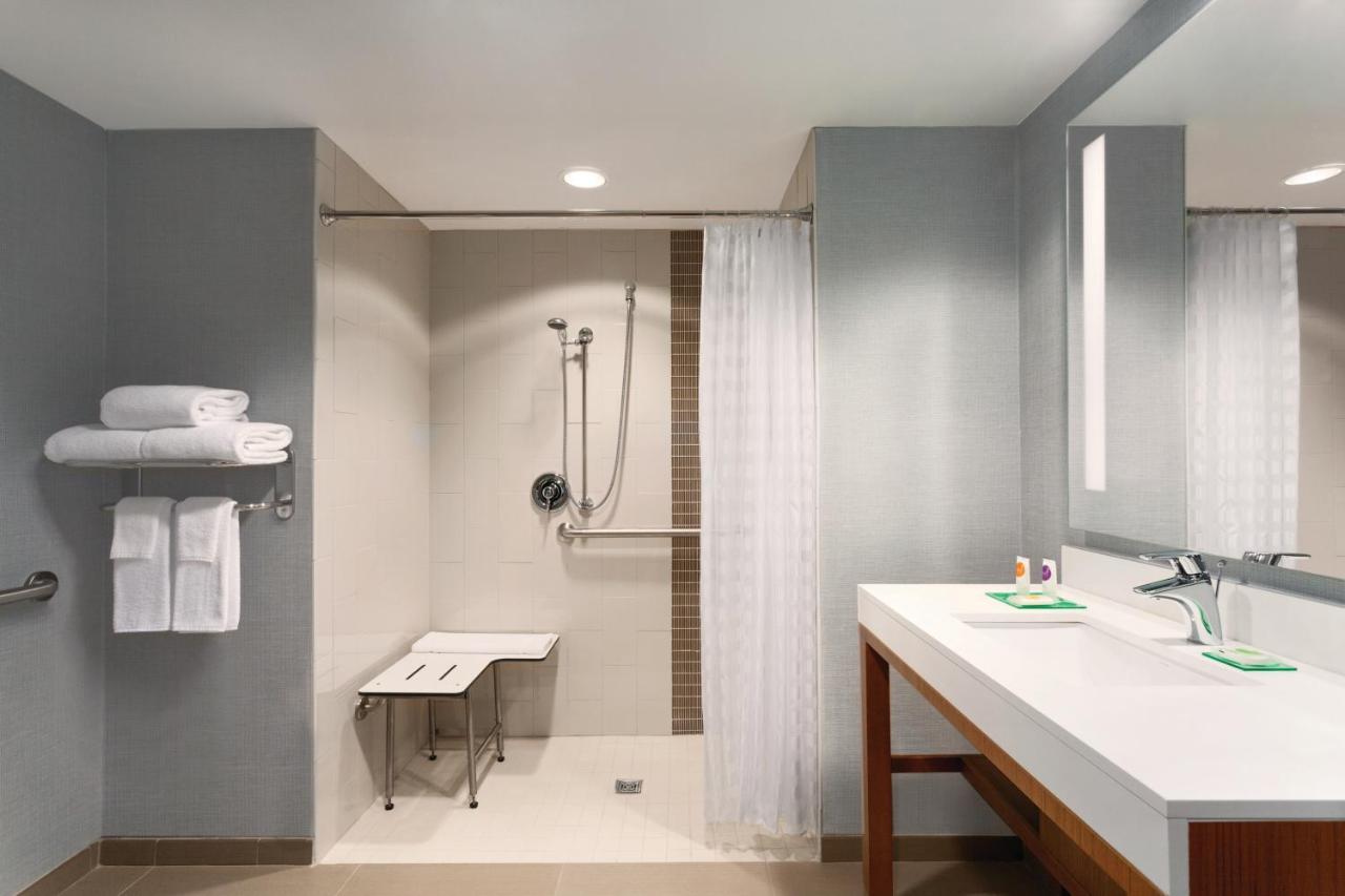 King Room - Disability Access with Roll-In Shower at Hyatt Place Omaha Downtown Old Market