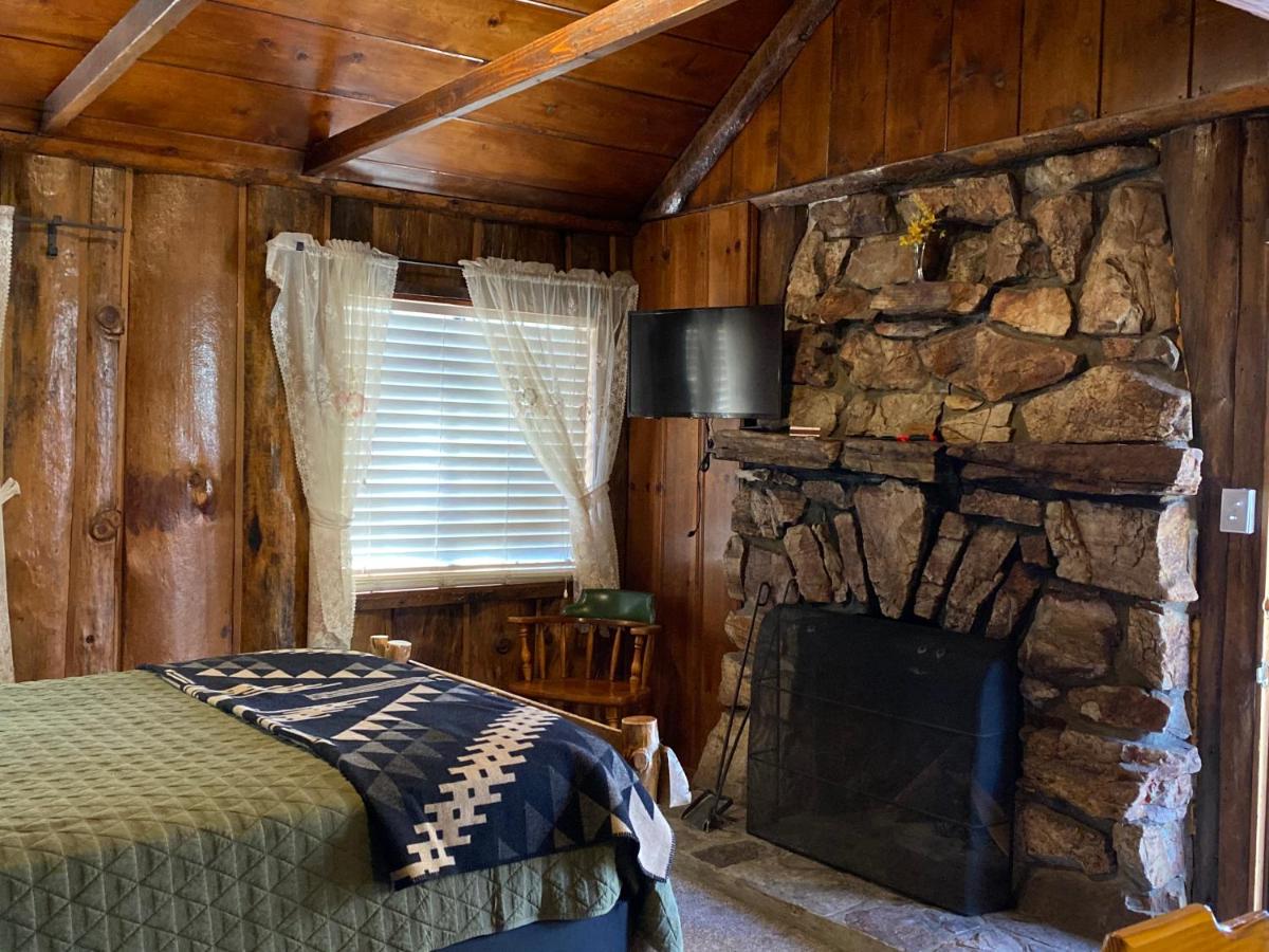  | Oak Knoll Lodge