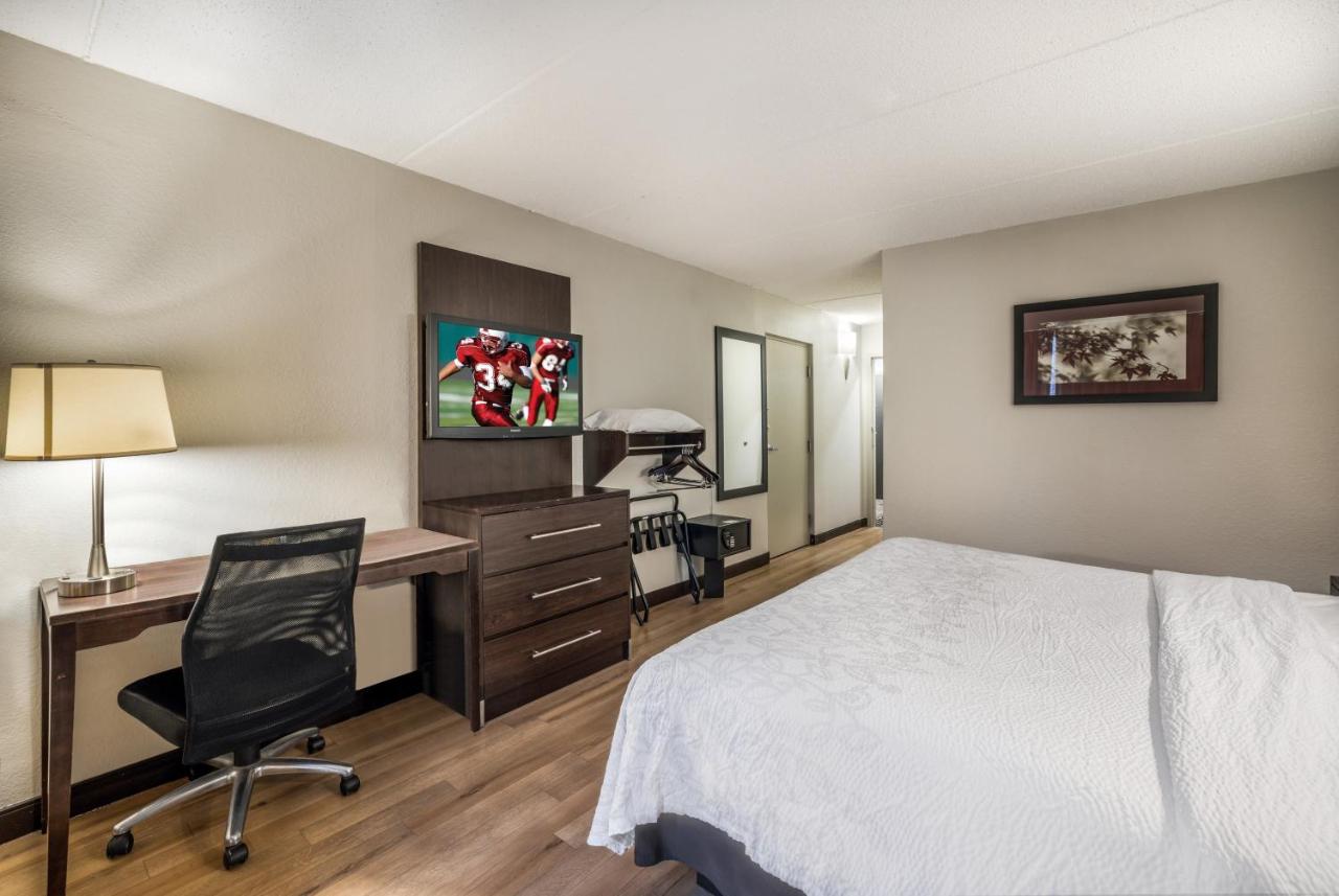 Superior King Room Disability Access Smoke Free at Red Roof Inn PLUS+ Boston - Woburn/ Burlington