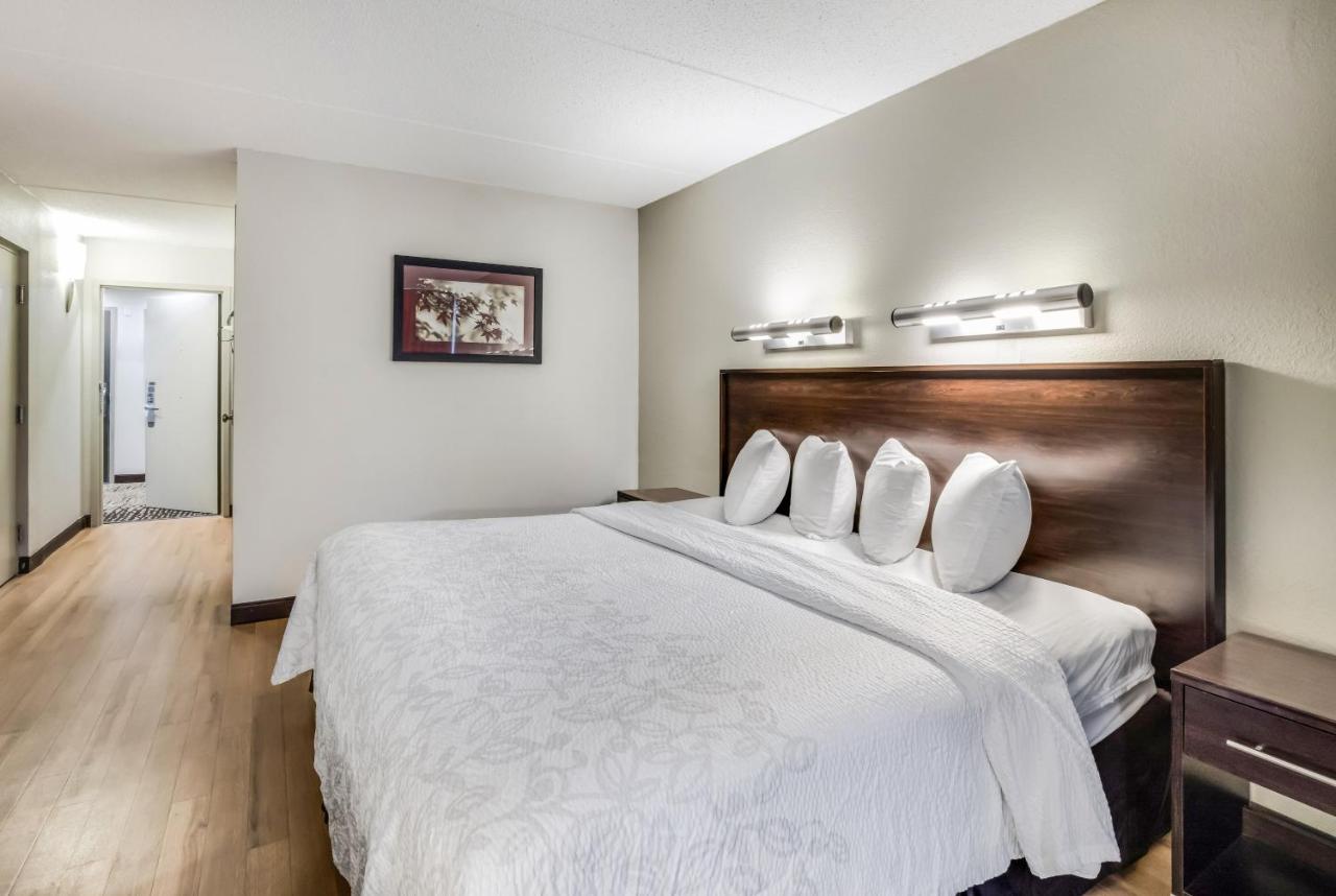 Superior King Room Disability Access Smoke Free at Red Roof Inn PLUS+ Boston - Woburn/ Burlington