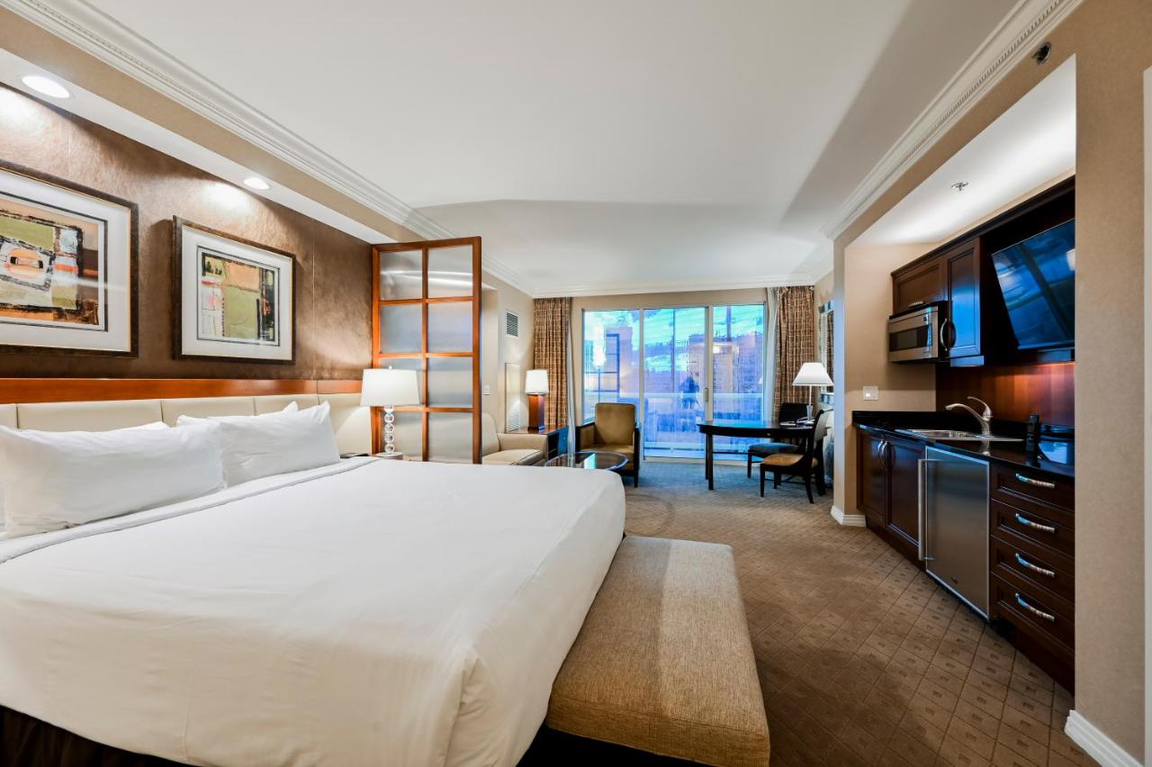  | Penthouse Suite with Strip View at The Signature At MGM Grand