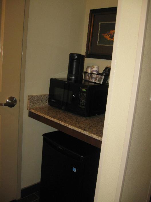 | Little Missouri Inn & Suites Watford City