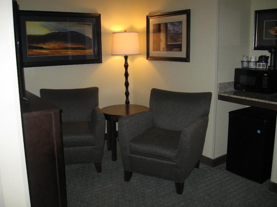 | Little Missouri Inn & Suites Watford City
