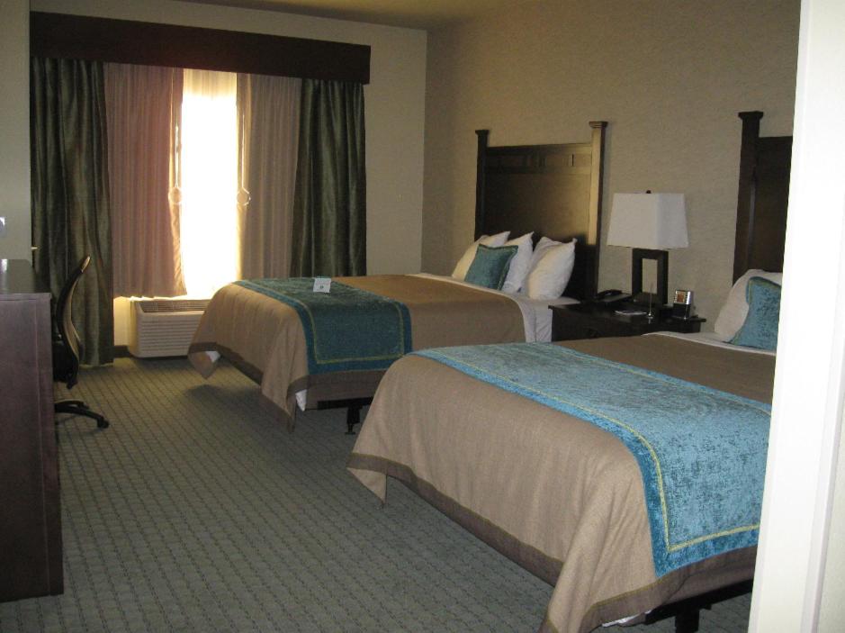 | Little Missouri Inn & Suites Watford City
