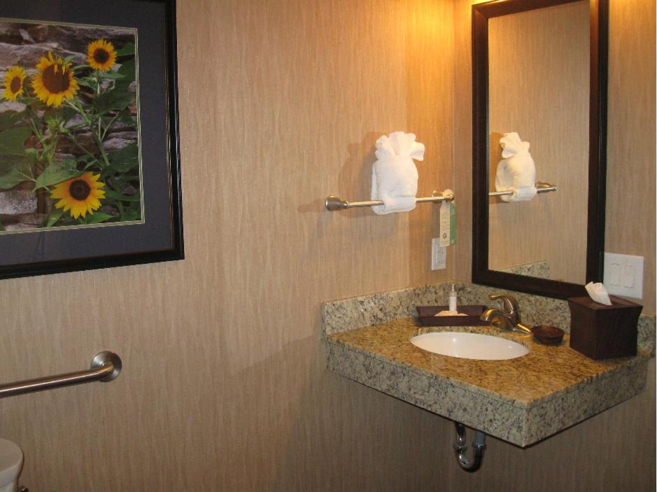 | Little Missouri Inn & Suites Watford City