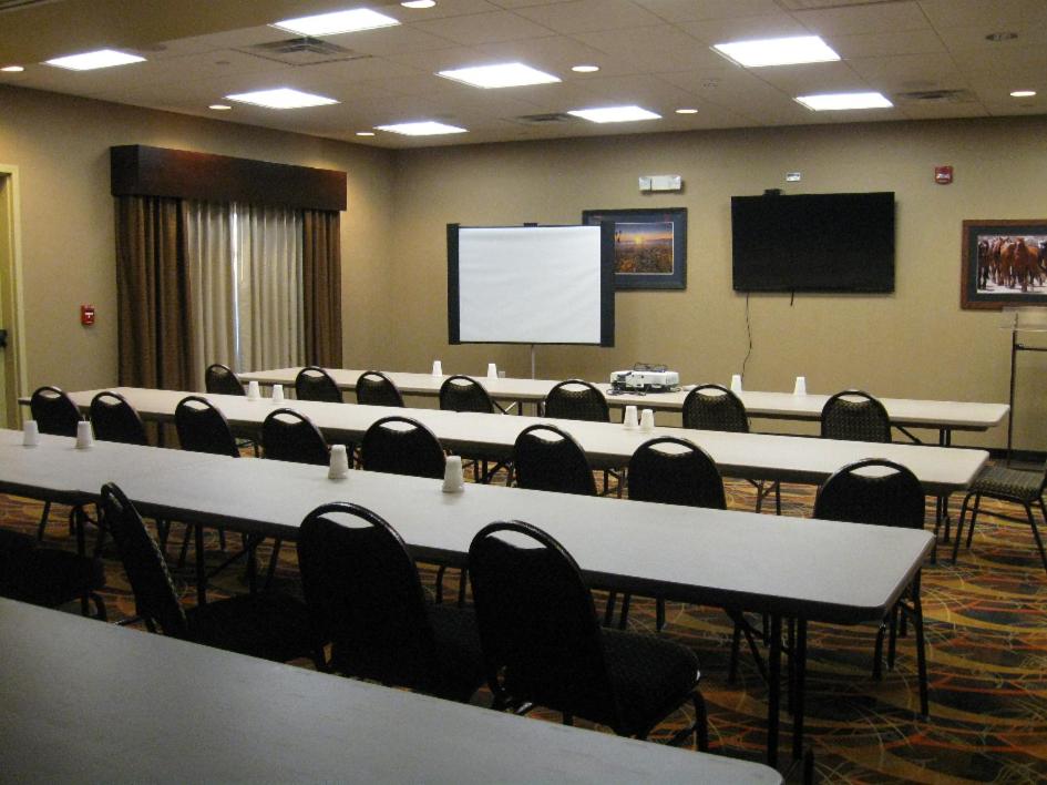 | Little Missouri Inn & Suites Watford City