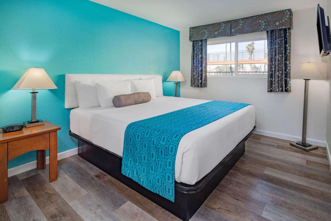 | Howard Johnson by Wyndham, Chula Vista/San Diego Hotel & Suites