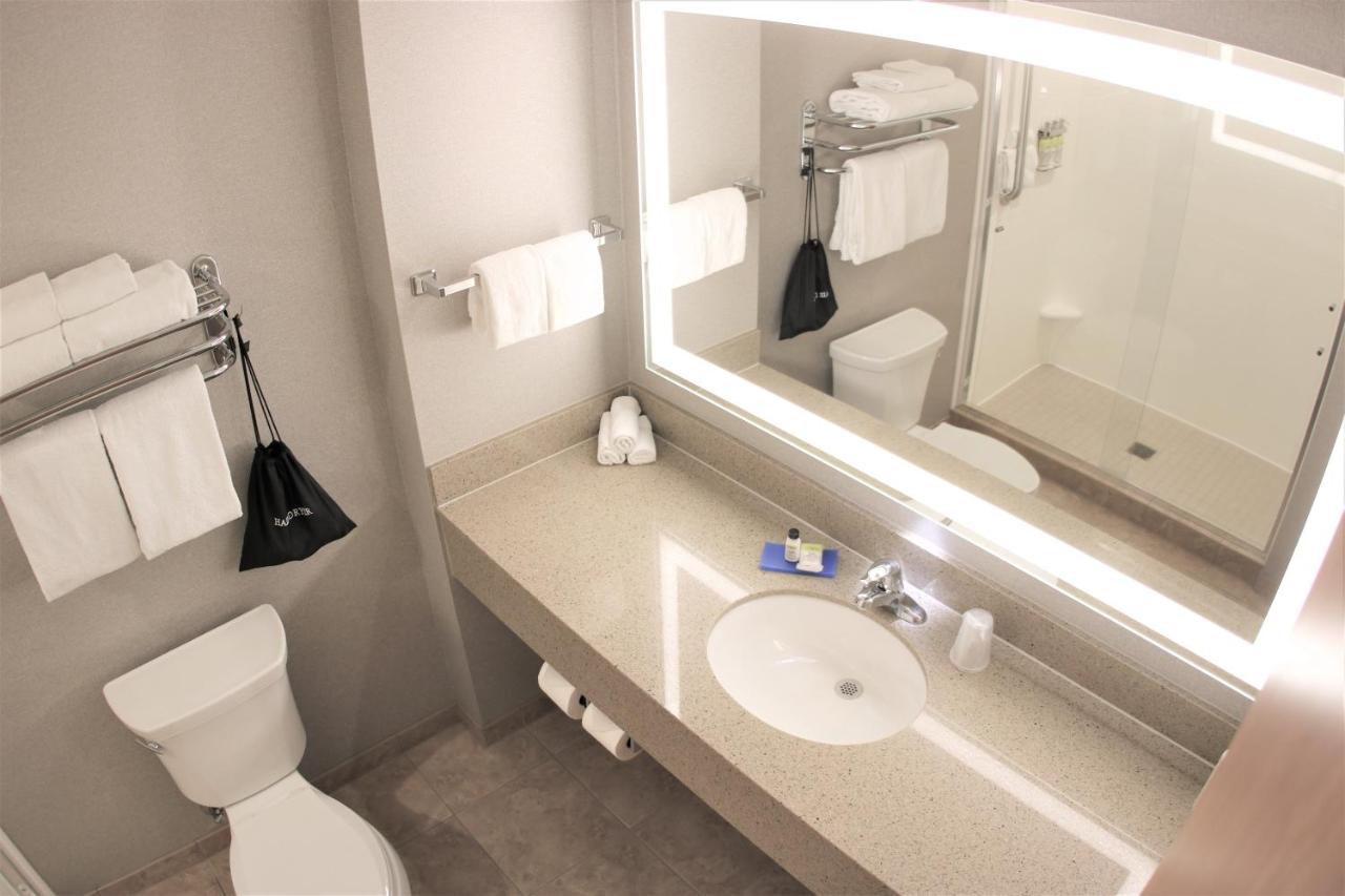 | Holiday Inn Express & Suites Cheney, an IHG Hotel