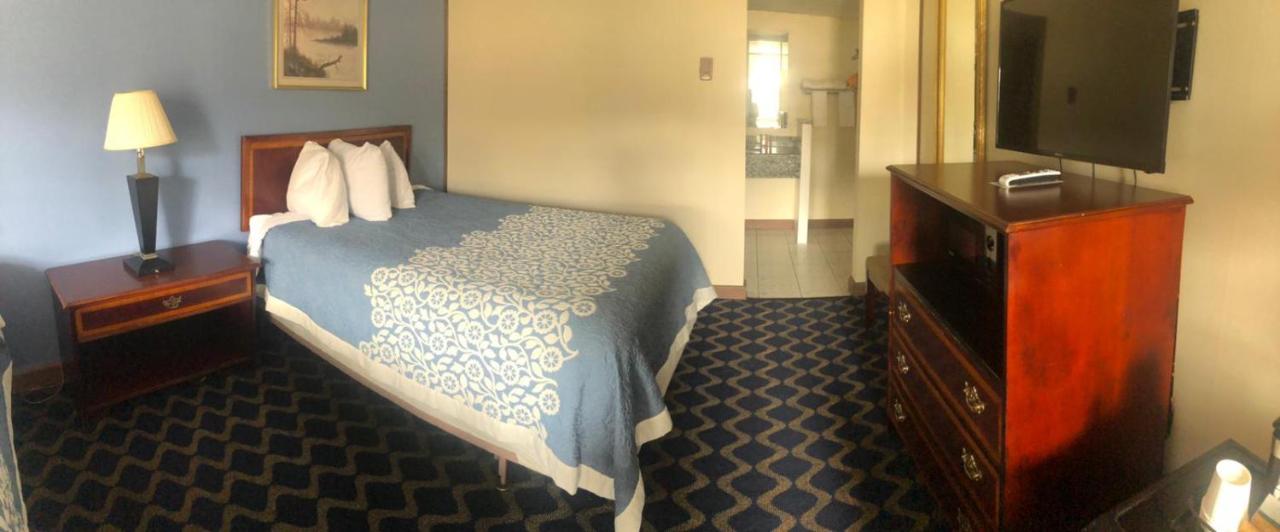 | Aderi Hotel Near Bucknell University